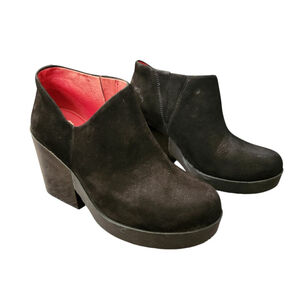 Women's Camper Black Suede Ankle Boots & Booties Size 7 with Red Lining